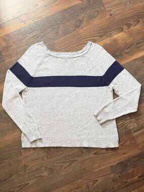 American Eagle Outfitters Pullover Sweater